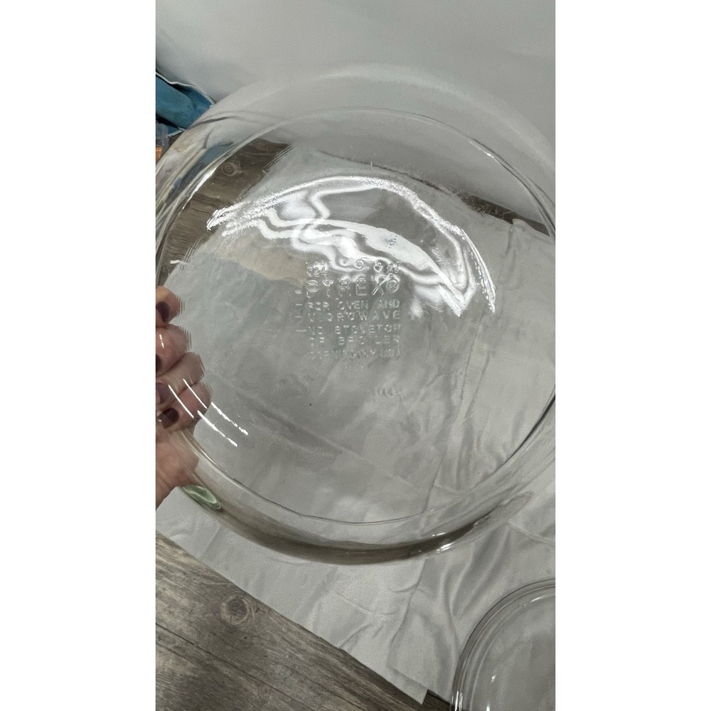 Vintage Pyrex Clear Covered Casserole Dish Round Oven & Microwave Safe USA - Picture 4 of 9